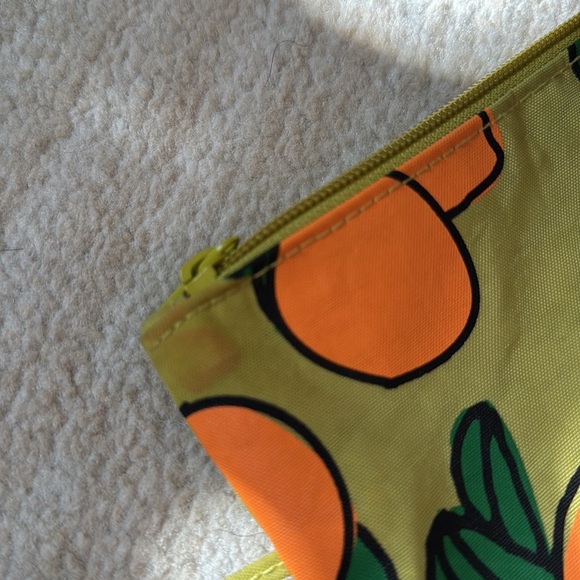 BAGGU medium flat pouch in the orange tree print - Picture 2 of 2